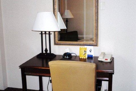 Holiday Inn Express Waterbury Exteriör bild