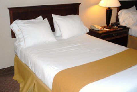 Holiday Inn Express Waterbury Exteriör bild