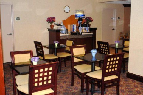 Holiday Inn Express Waterbury Exteriör bild